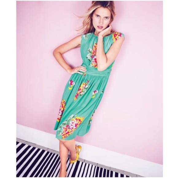Boden Dresses & Skirts - 🌸SOLD🌸Boden Selina Fit & Flare Floral Dress